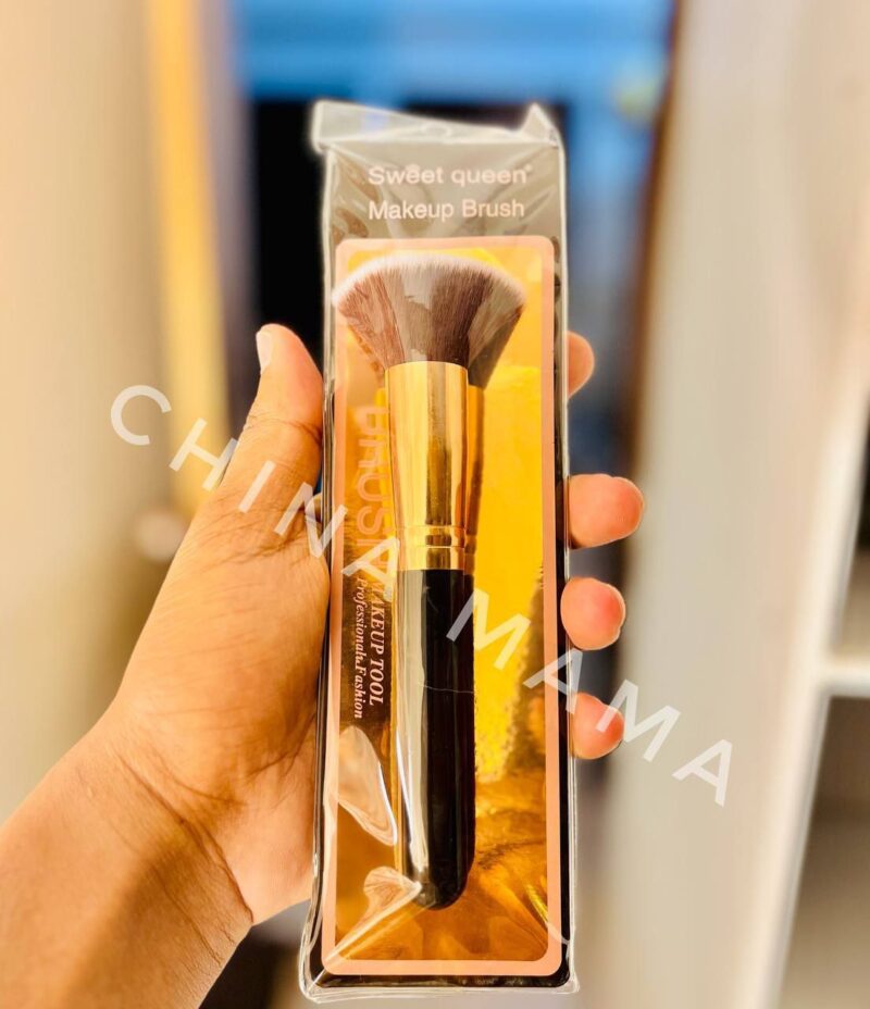 Sweet Queen Super Soft Makeup Brush - Image 2
