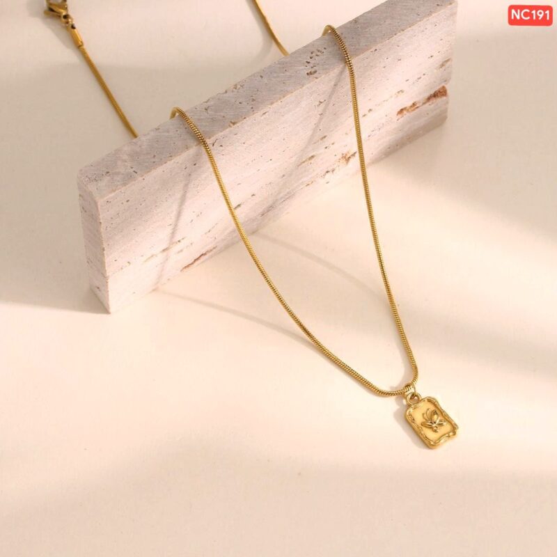 Rectenggular Butterfly 18K Gold Necklace
