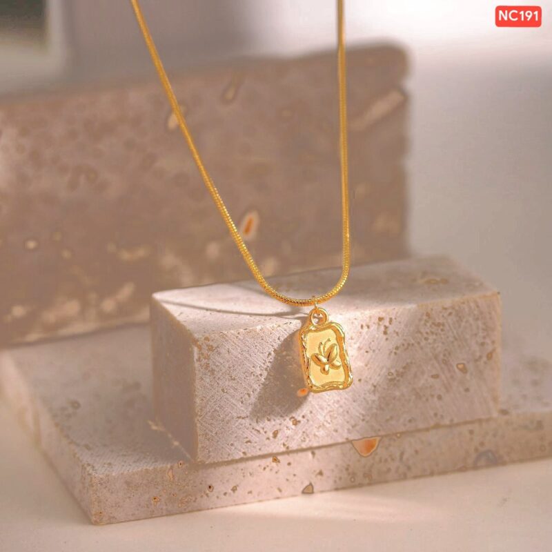 Rectenggular Butterfly 18K Gold Necklace - Image 3