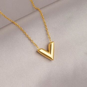 18K Gold Plated Stainless Steel V Pendant Necklace Chain