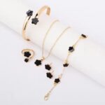 Four-piece Lucky Five Flower Bracelet Necklace (3)
