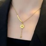 Luxury Women’s Stainless Steel Flower Daisy Pendant Necklace (1)
