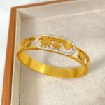 New Fashion Titanium Steel Flower Bracelet (2)