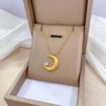 Stainless Steel Gold Plated Korean Romantic Moon Pendant Neckalce (2)