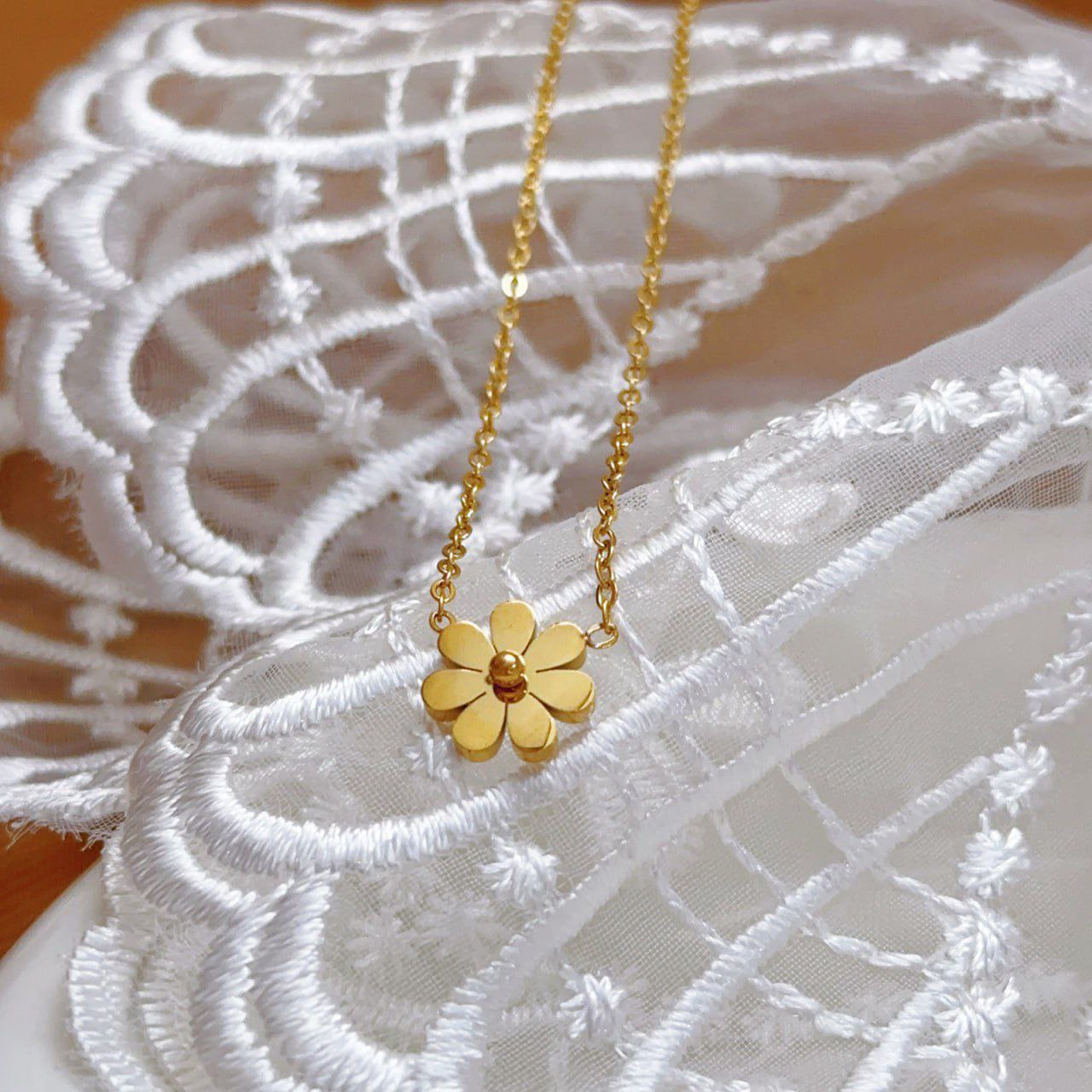 Stainless steel Small Daisy Necklace Women's Gold-plated Ins Style Simple Clavicle Chain (2)