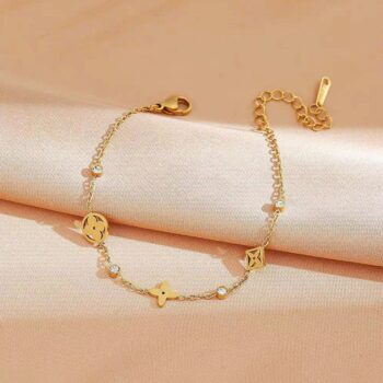 Four Leaf Clover Bracelet: Elegant 18K Gold Plated Charm Bracelet